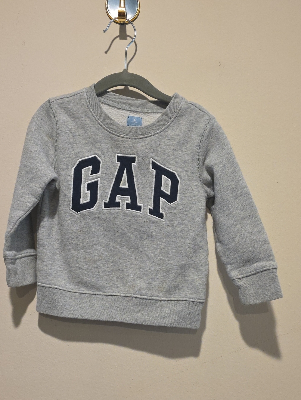 GAP Kids Light Gray Sweatshirt with Navy Logo 2t